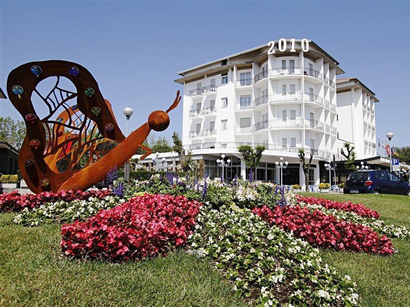 קרביה Hotel Lungomare מראה חיצוני תמונה