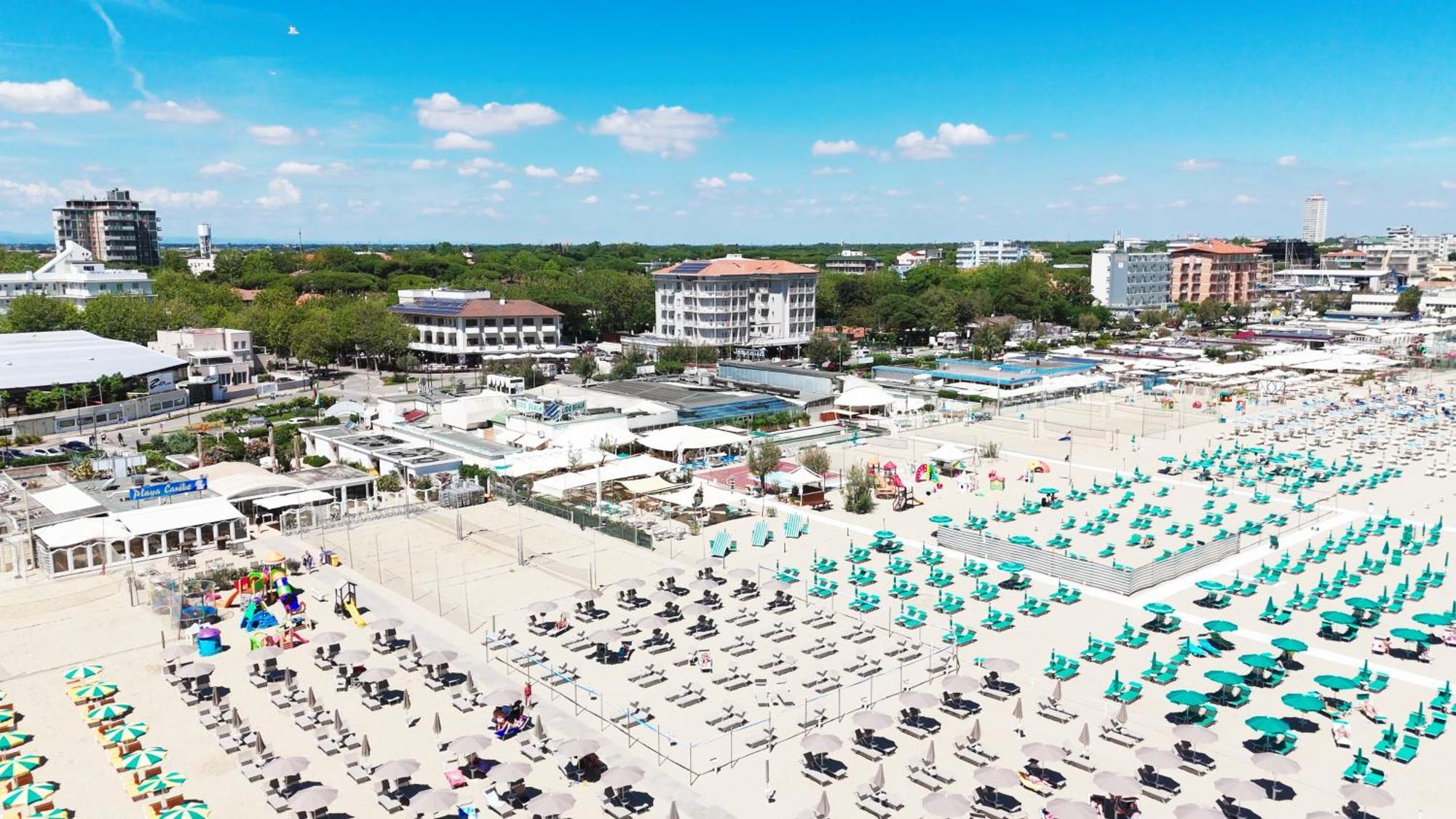 קרביה Hotel Lungomare מראה חיצוני תמונה