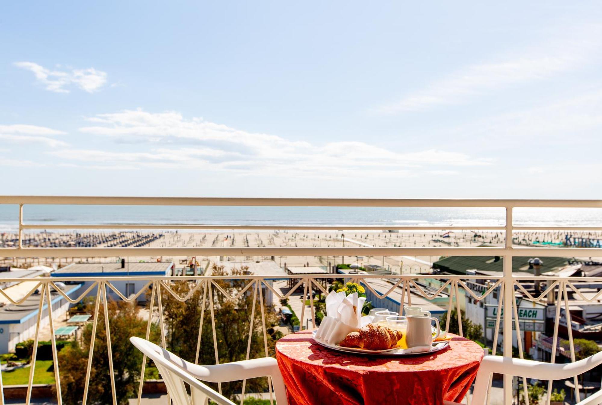 קרביה Hotel Lungomare מראה חיצוני תמונה